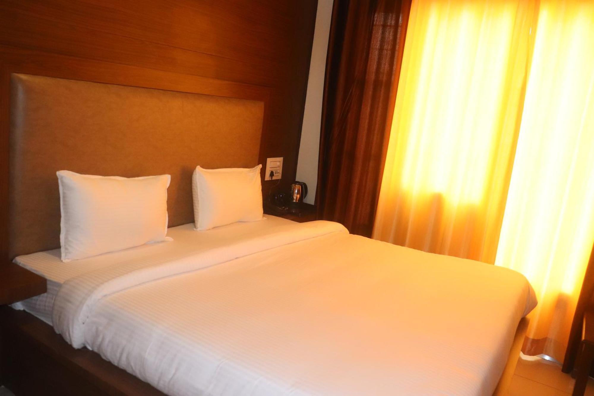 Hotel Park Street Pathankot Ngoại thất bức ảnh